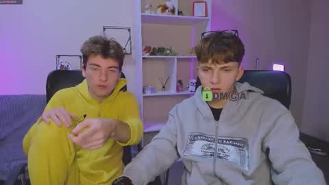 Travis online show from October 11, 7:06 pm