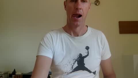 Snapshot of trebo00788 chatting on September 14, 8:27 am trebo00788 online show from September 14, 8:27 am