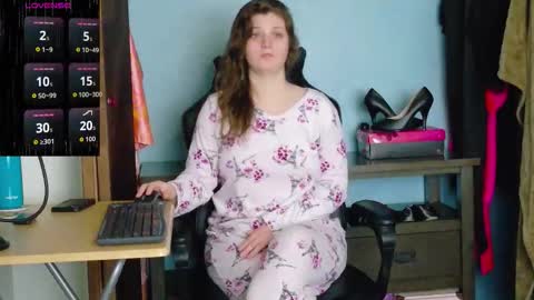 TreeJeanne online show from October 26, 8:41 pm