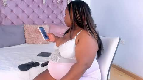 Treisy Vixen big ass online show from May 26, 9:21 pm