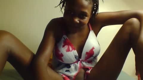 tresyamber online show from May 8, 2:17 am