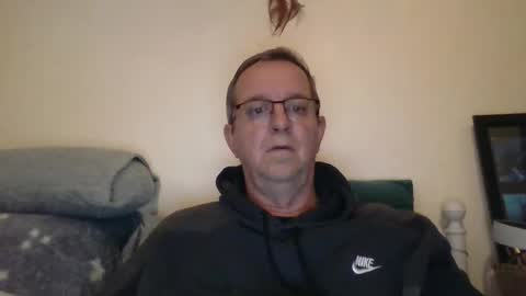 Fe-fi-fo-fum online show from October 11, 8:52 am