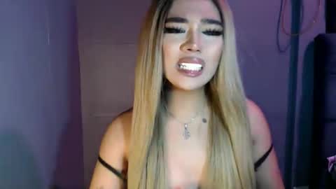 trexie_fucks15 online show from September 28, 10:52 pm