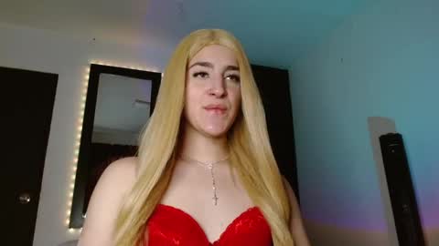 triana_damelio online show from February 13, 7:52 pm
