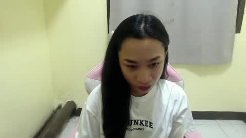 tricia_slut online show from March 2, 5:12 am