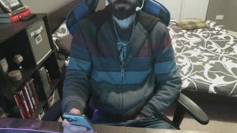 Snapshot of trickedink420 chatting on December 6, 7:04 am J online show from December 6, 7:04 am
