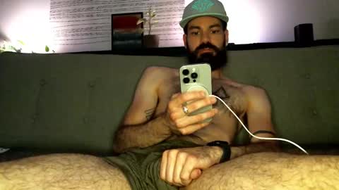 Snapshot of trickedink420 chatting on September 10, 3:51 am J online show from September 10, 3:51 am