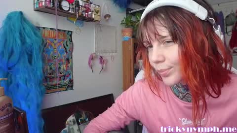 Snapshot of tricky_nymph chatting on February 9, 6:37 pm Cassie online show from February 9, 6:37 pm