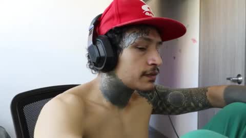 - trieone online show from September 25, 7:10 pm