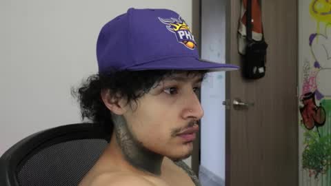 - trieone online show from February 7, 9:51 pm