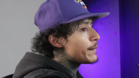 - trieone online show from April 19, 10:56 pm