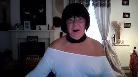 trinity1011 online show from October 1, 6:56 am