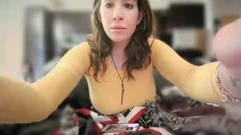 MadisonMontgomery online show from January 6, 8:18 pm