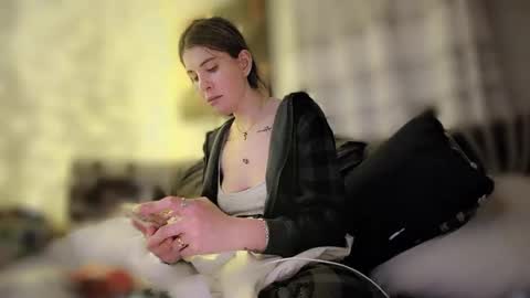 MadisonMontgomery online show from March 9, 7:01 am