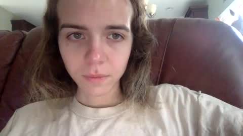 trippybb222 online show from November 7, 8:22 pm