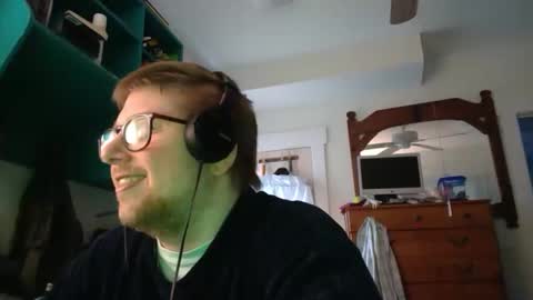 Snapshot of true_manofworth chatting on December 16, 6:59 pm HandicappedLaugher online show from December 16, 6:59 pm