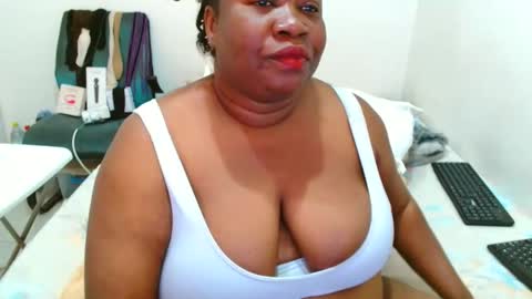 Snapshot of truebella30 chatting on September 14, 1:34 pm TrueBella30 online show from September 14, 1:34 pm