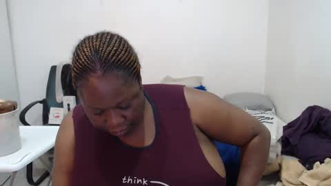 Snapshot of truebella30 chatting on February 2, 6:36 am TrueBella30 online show from February 2, 6:36 am