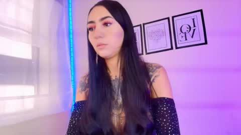   online show from October 4, 12:25 pm