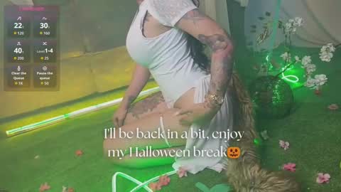   online show from October 11, 12:10 pm