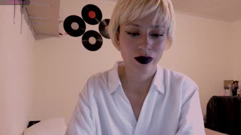 Cait online show from November 6, 4:37 am