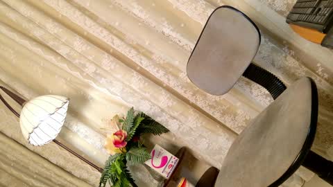 Chloe online show from April 1, 8:26 am