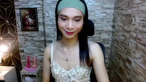 Tina online show from December 21, 2:04 pm