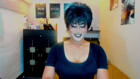 Nicoleeee online show from May 4, 9:21 pm