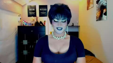 Nicoleeee online show from May 3, 8:37 pm