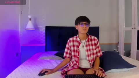 Snapshot of tsuki_maru chatting on September 11, 8:43 pm Maru online show from September 11, 8:43 pm