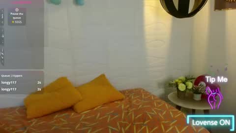 tulunaroja online show from October 25, 8:53 pm