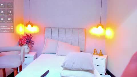 Snapshot of tutu_milf chatting on September 11, 7:15 pm tutu_milf online show from September 11, 7:15 pm