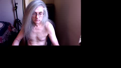 twigslet online show from October 5, 9:11 pm