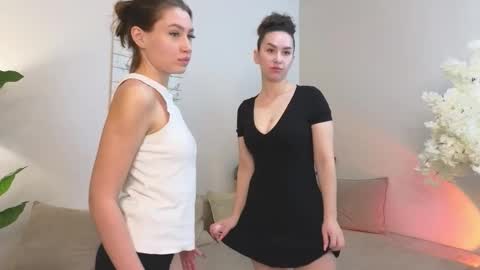 Mira and Lisa online show from December 1, 4:54 am