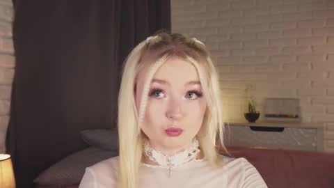 twinklefluff online show from October 14, 4:10 pm