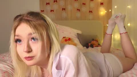 twinklefluff online show from January 6, 9:52 pm