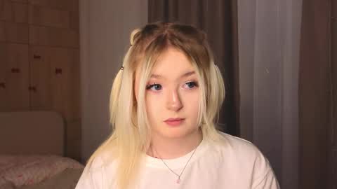 twinklefluff online show from January 12, 5:09 pm