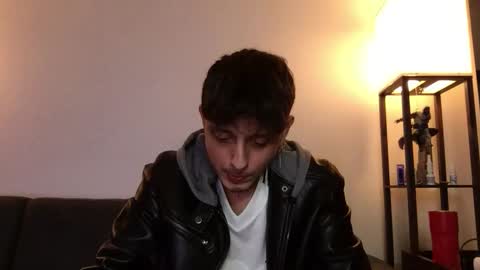 Derrick online show from December 3, 3:51 am