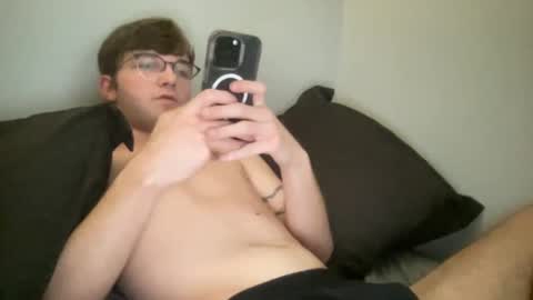 Snapshot of twinkycameron chatting on October 19, 12:10 pm twinkycameron online show from October 19, 12:10 pm