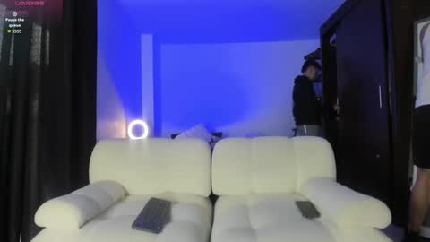 twintease online show from October 21, 12:43 pm