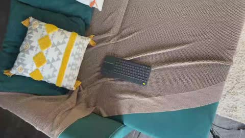    Guys Help us get more thumbs up.  Show your love its important to us online show from October 10, 4:18 am