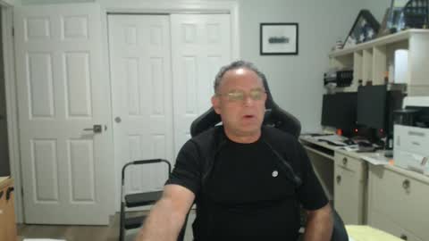 Twopeopleinlove online show from October 12, 12:53 pm