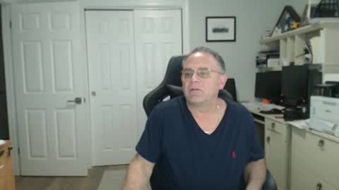 Twopeopleinlove online show from January 9, 11:49 am