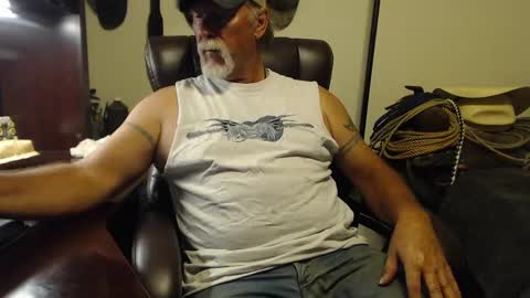 Snapshot of txlobo60 chatting on September 16, 12:01 am txlobo60 online show from September 16, 12:01 am