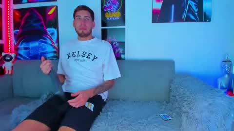 Oscar and Moises online show from March 10, 6:23 pm