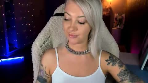 Miley online show from March 1, 1:37 pm