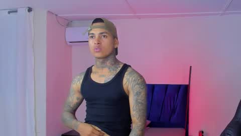 tyler_bell_ online show from March 25, 1:56 am