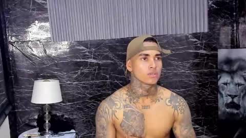 tyler_bell_ online show from May 22, 5:03 am