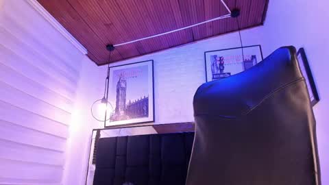       online show from October 4, 4:32 am