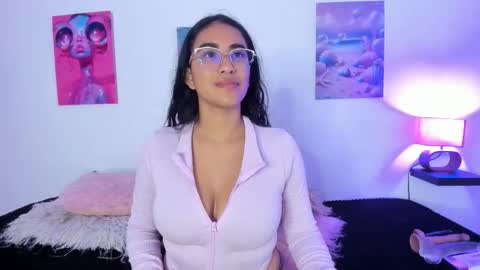 tyra   online show from October 16, 3:06 am